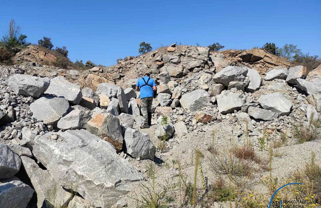 Незаконний видобуток граніту на 273 млн грн: підозрюють ексдиректора держпідприємства