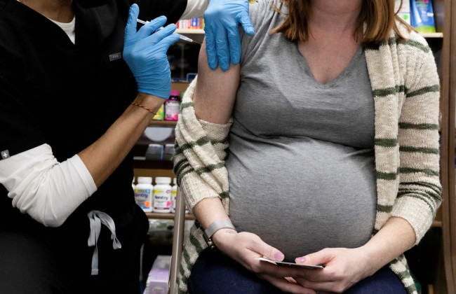 В США призывают вакцинироваться от COVID-19 беременным