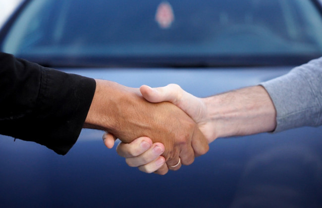 У Мукачеві за щеплення від коронавірусу обіцяють кросовер, велосипеди і самокати