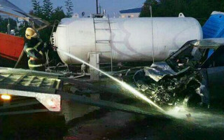 Смертельное ДТП под Киевом: легковушка врезалась в газовый модуль АЗС