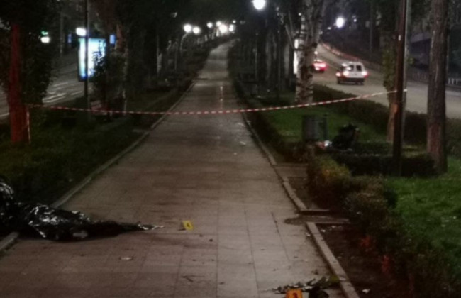 Отлетел на 10 метров: в Киеве Volkswagen на пешеходном переходе сбил человека