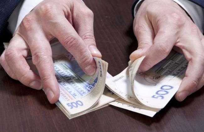 Президент підписав Закон про відкритість інформації про оплату праці в держкорпораціях