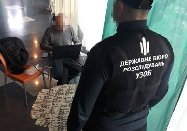 Адвокати у Харкові обіцяли громадянину працевлаштувати його до ДБР: ціна питання 15 тисяч доларів