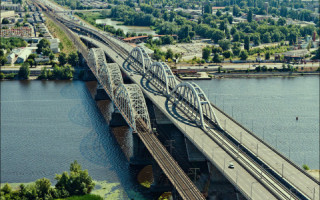 Укрзалізниця підписала контракт про добудову Дарницького моста