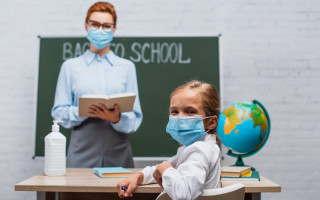 81% вчителів уже отримали одну дозу вакцини від коронавірусу