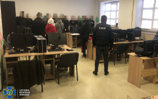 СБУ заблокувала у Вінниці масштабну схему шахрайства з банківськими картками: щомісячний оберт 6 млн грн