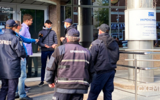 Пригласили на допрос как потерпевших: дело журналистов «Схем» контролирует прокуратура