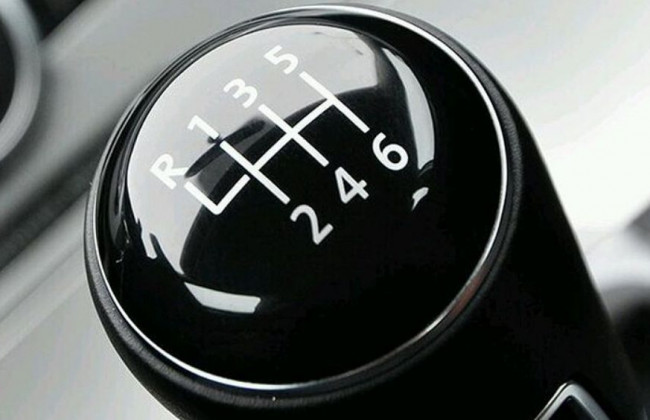 Украинских водителей будут штрафовать за езду на «механике»