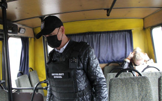 В Киеве война перевозчиков и КГГА: маршрутчики подали в суд из-за проверок