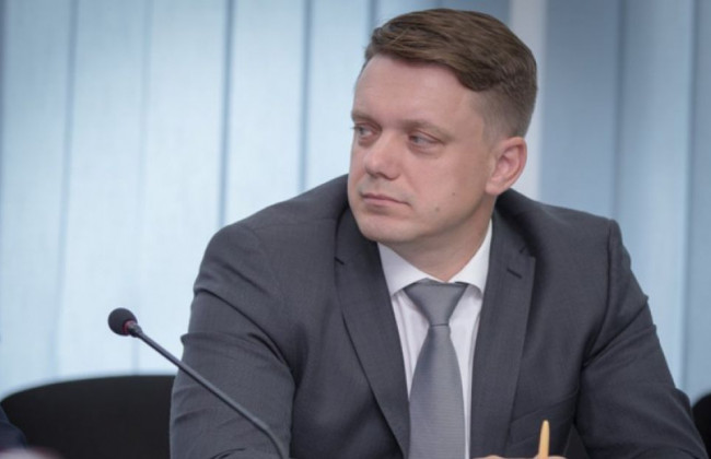 Нападение на журналистов «Схем»: Мецгер уходит из Укрэксимбанка на период расследования