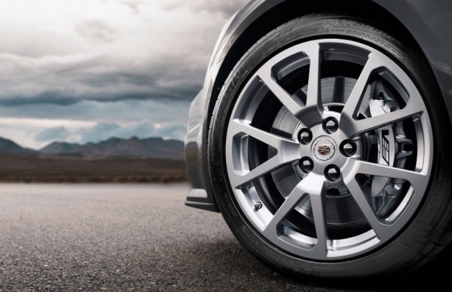 Опасный «флешмоб» в TikTok: в автомобилях ослабляют гайки на колесах