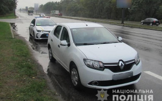 GTA по-киевски: мужчина заказал такси, а потом угнал машину