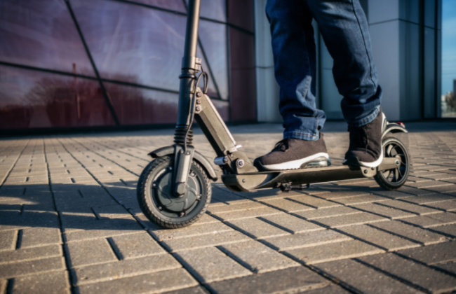 Злісні порушники договору зі столицею: Київ дав час виправитись операторам прокату самокатів до 15 жовтня
