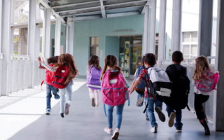 В киевской школе прогремел взрыв, а потом начался потоп: детали