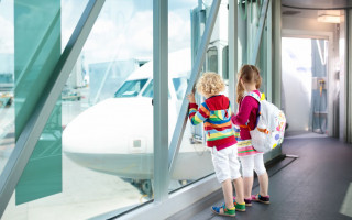 В Україні планують ввести згоду на тимчасовий виїзд дитини за кордон в електронній формі