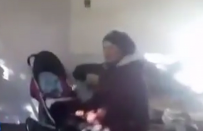 В Киеве семья с младенцем жила в импровизированном «доме» из листов гипсокартона, видео