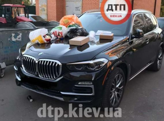 Киевляне наказали очередного «героя парковки»