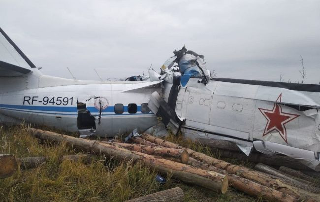 В России разбился самолет с парашютистами: подробности