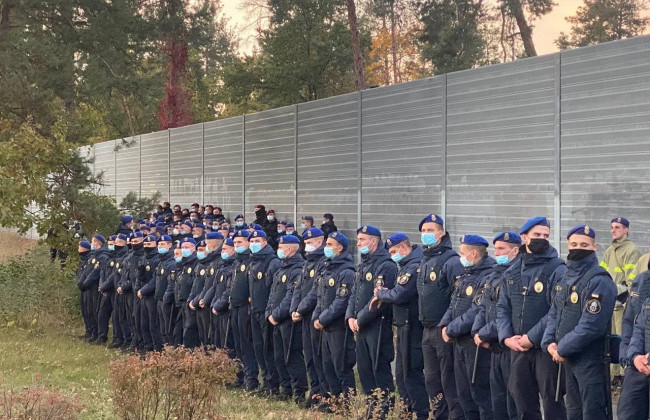 К дому Зеленского в Конча-Заспе приехали десятки авто: планируется акция