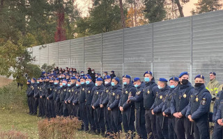 К дому Зеленского в Конча-Заспе приехали десятки авто: планируется акция