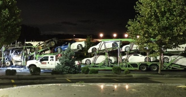 Партия новых спорткаров Chevrolet Corvette C8 сгорела прямо возле завода, видео