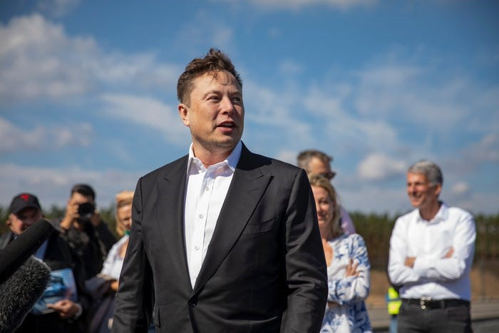 Илон Маск открыл завод «Гигафабрика»: видео торжества