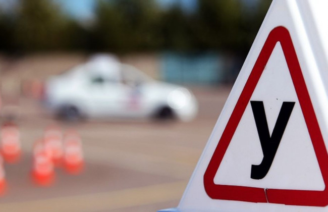 В Украине учить в автошколах будут по-новому