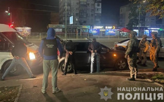В Киеве задержали банду, которая «накачивала» посетителей в барах и грабила: один человек умер