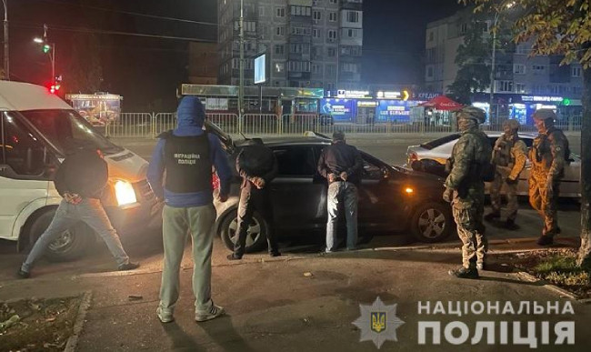 В Киеве задержали банду, которая «накачивала» посетителей в барах и грабила: один человек умер