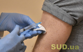 Минздрав расширит список профессий для обязательной вакцинации