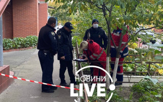 Трагедія в Києві: жінка випала з вікна багатоповерхівки