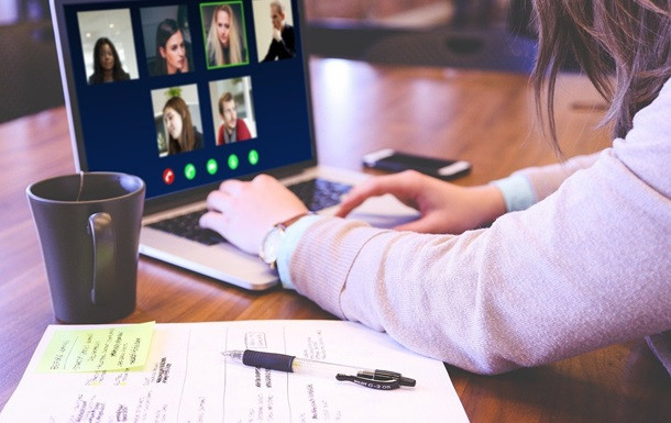 «Анатомия на практике»: студенты забыли выключить камеру во время лекции и занялись любовью