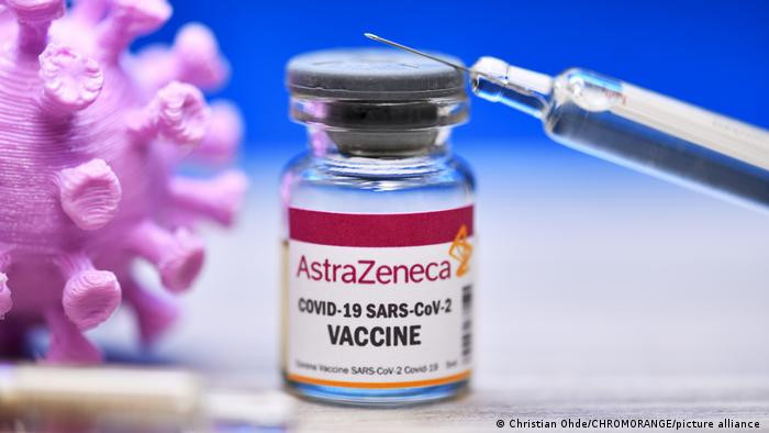 Кому в Украине планируют делать бустерную дозу COVID-вакцины