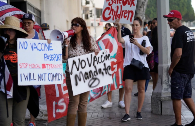 В США лидеры религиозного движения вызвались освободить верующих от обязательной вакцинации