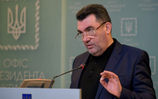 «Не помилково, а з помилками», — Данілов прокоментував ситуацію зі списком санкцій РНБО