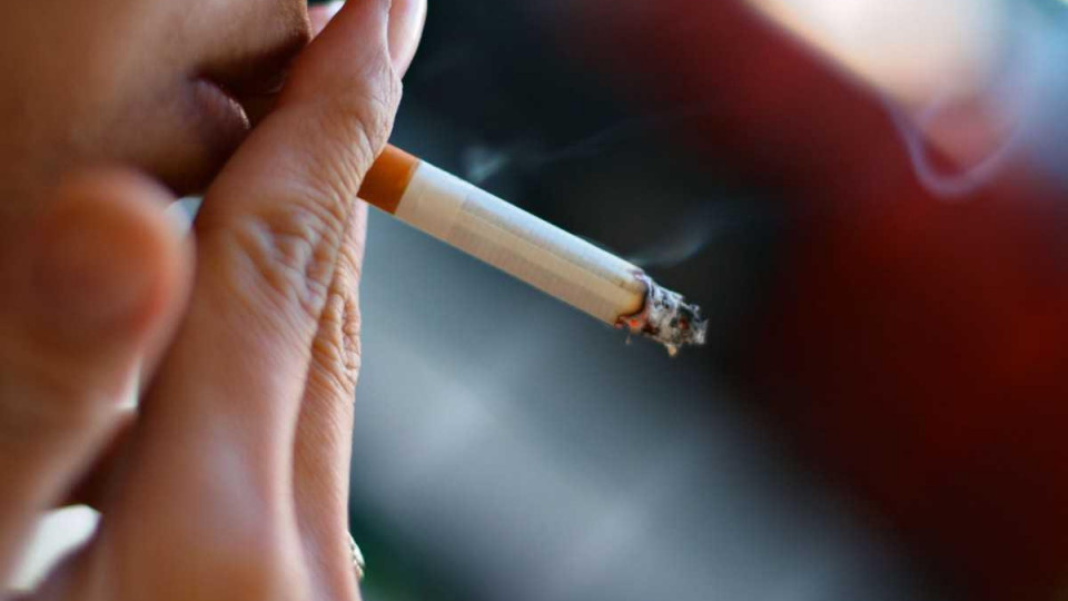 Сильные ожоги лица: под Херсоном 16-летняя девушка пыталась поджечь сигарету от кипятильника