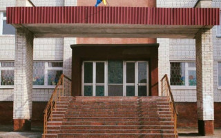 Скандал в школе Днепра: учительница приходила пьяной на уроки и пила водку в стенах школы