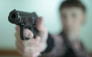 В школе России опять стрельба: мальчик решал вопрос с одноклассницей