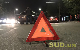 Под Киевом маршрутка на скорости протаранила несколько автомобилей: видео