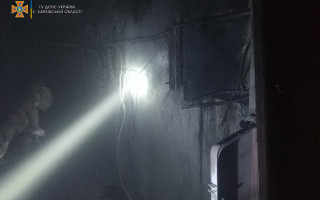 В Харькове женщина застряла в лифте горящей высотки