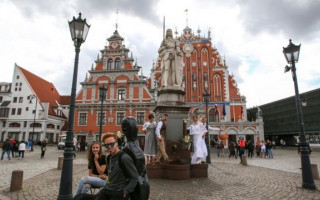 Снова локдаун: Латвия готовит жесткие меры из-за новой волны эпидемии