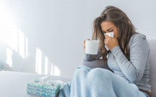 Нельзя игнорировать первые симптомы: врач рассказал, можно ли лечить штамм «Дельта» дома