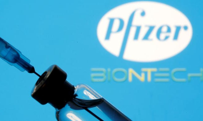 Що потрібно знати про вакцину Comirnaty/Pfizer: ефективність, побічна дія та захист від штаму «Дельта»