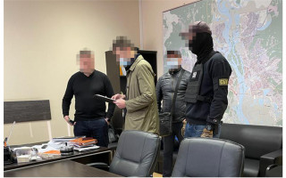 Обшуки в Київтеплоенерго: керівнику та підряднику вручено підозри