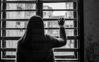 Все больше людей жалуются на депрессию после COVID-19: кто наиболее уязвим