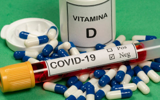 Врач рассказал об опасности витамина D при борьбе с COVID-19