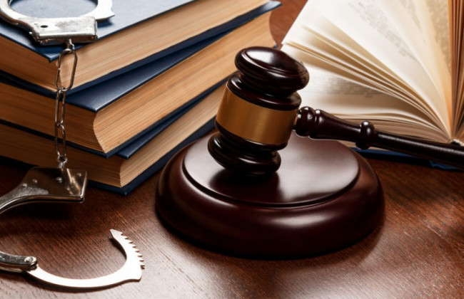 Неправильне застосування закону при перекваліфікації дій особи на умисне вбивство, вчинене в стані сильного душевного хвилювання: постанова ККС ВС