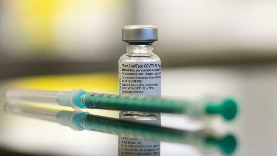 Без прививки от Covid-19 «повторное заражение может происходить каждые 16 месяцев»