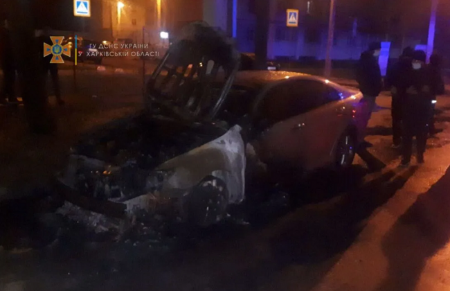 В Харькове сожгли автомобиль замглавы Генеральной инспекции Офиса генпрокурора: есть две версии