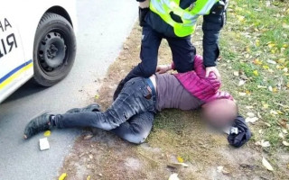 Под Киевом вор обстрелял автомобиль